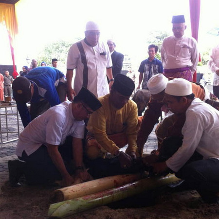 Andi Rachman Potong Empat Ekor Kambing